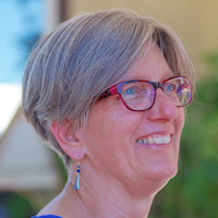 Headshot of Holly Howe from MakeSauerkraut.